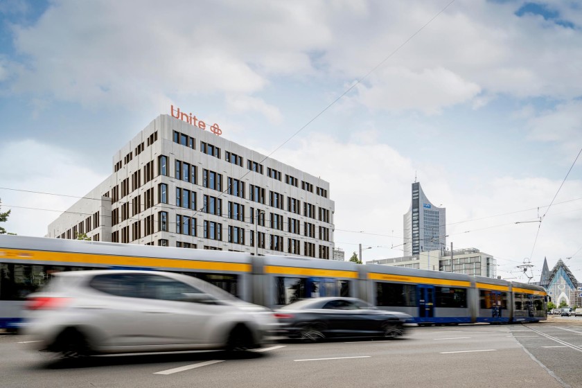 Straßenansicht des Unite Headquarters in Leipzig 