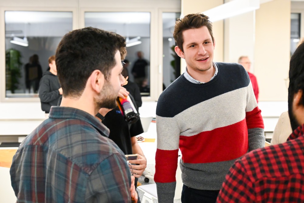 TUM.ai students and Unitees hang out