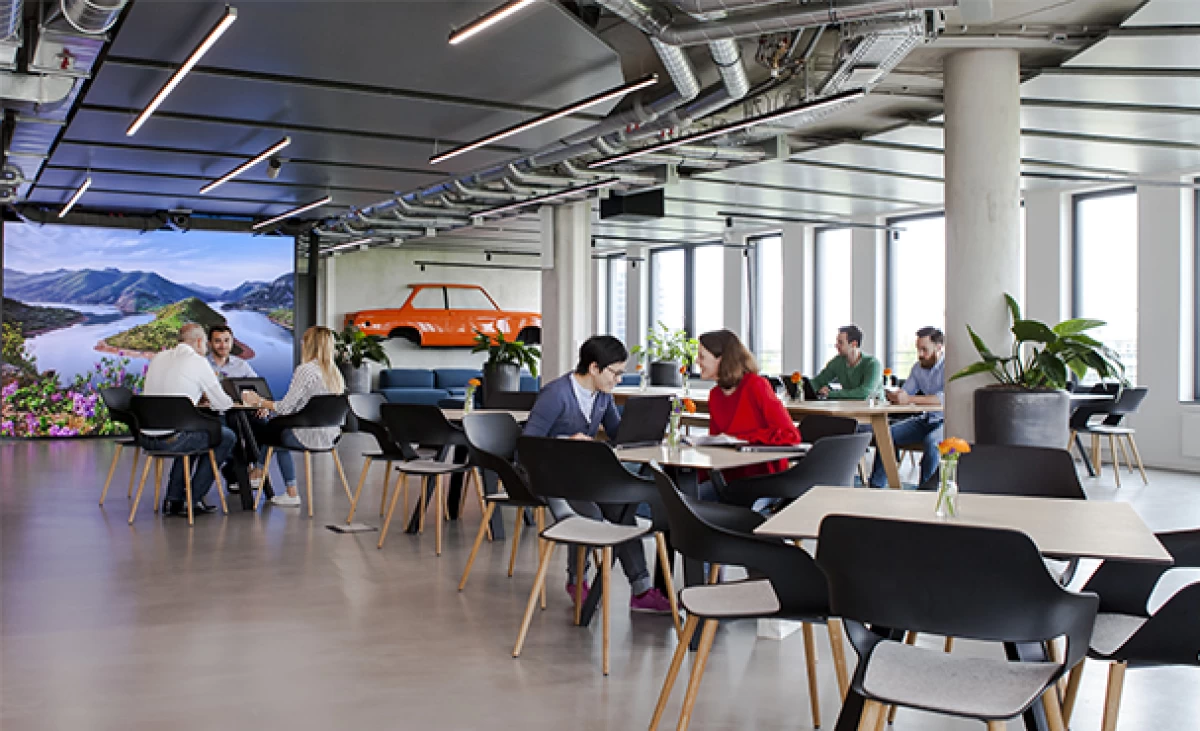 Now Scout24 gives its employees more procurement autonomy, taking the pressure off its operational purchasing department.